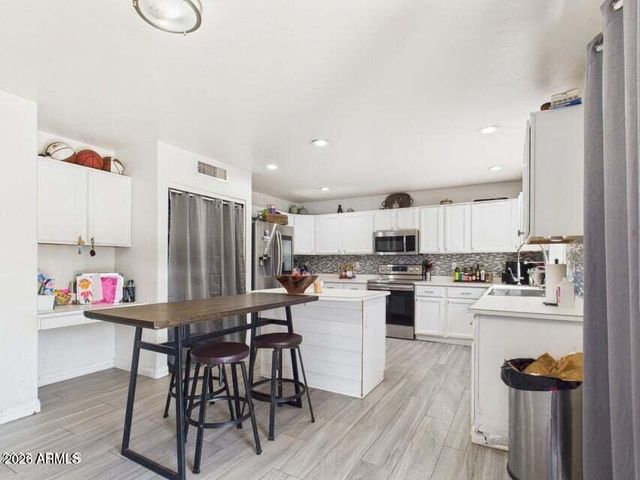 1302 N BEDFORD Drive, Chandler, AZ 85225