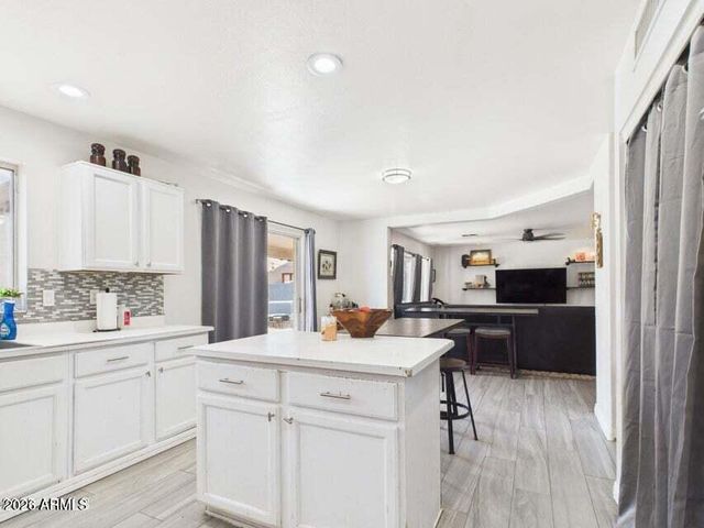 1302 N BEDFORD Drive, Chandler, AZ 85225