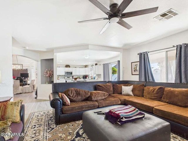 1302 N BEDFORD Drive, Chandler, AZ 85225