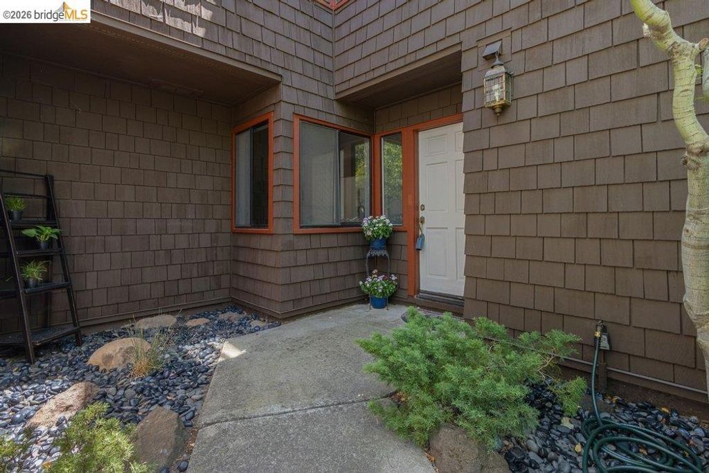 Image 2 of property listing at 3 Bosworth Walk, Pleasant Hill, CA 94523