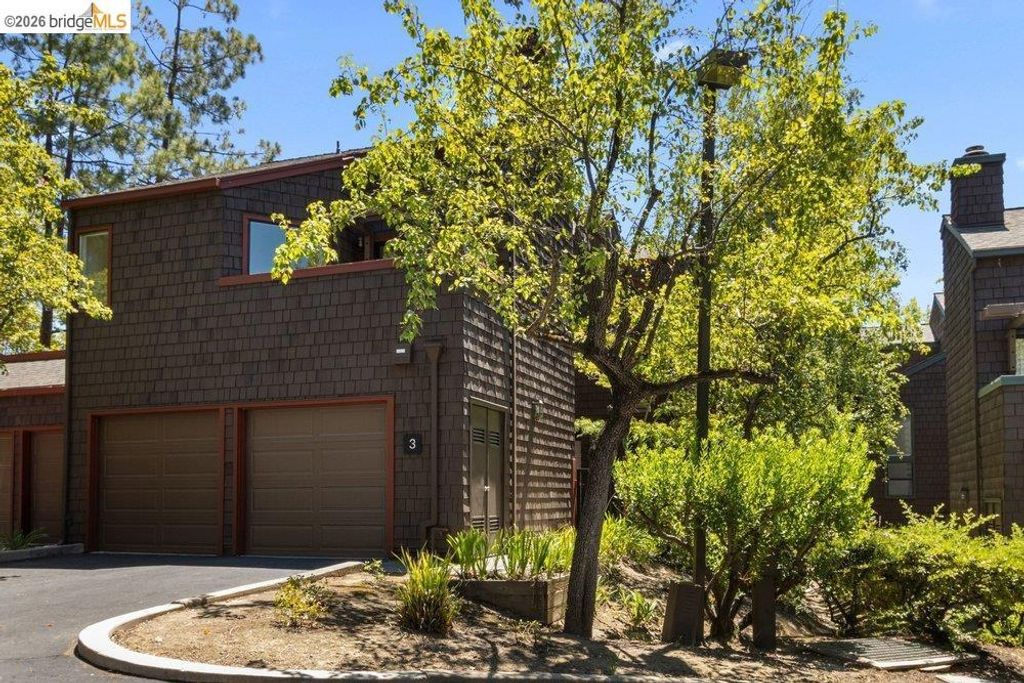 Image 22 of property listing at 3 Bosworth Walk, Pleasant Hill, CA 94523