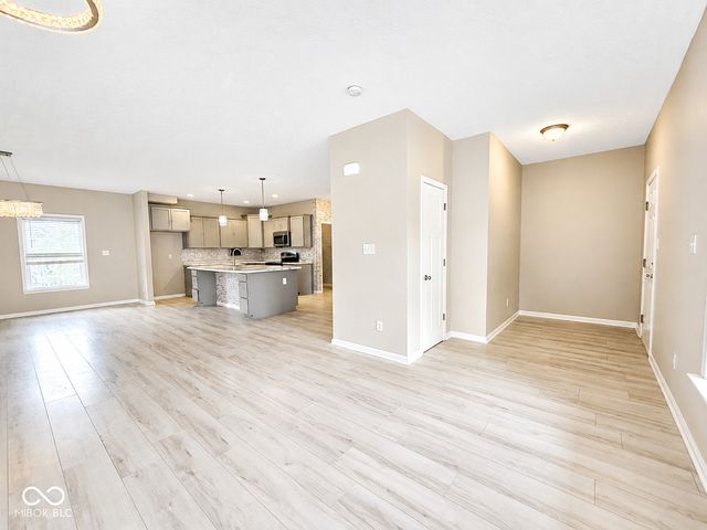 7252 Lockford Walk N, Avon, IN 46123