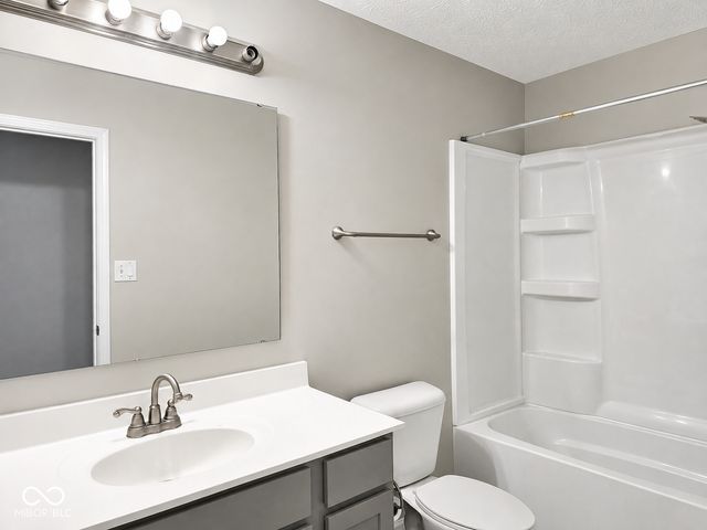 7252 Lockford Walk N, Avon, IN 46123