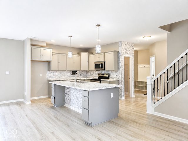 7252 Lockford Walk N, Avon, IN 46123