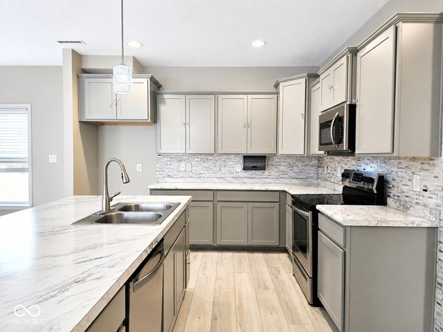 7252 Lockford Walk N, Avon, IN 46123