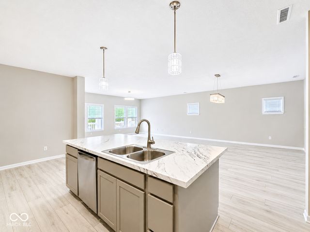 7252 Lockford Walk N, Avon, IN 46123