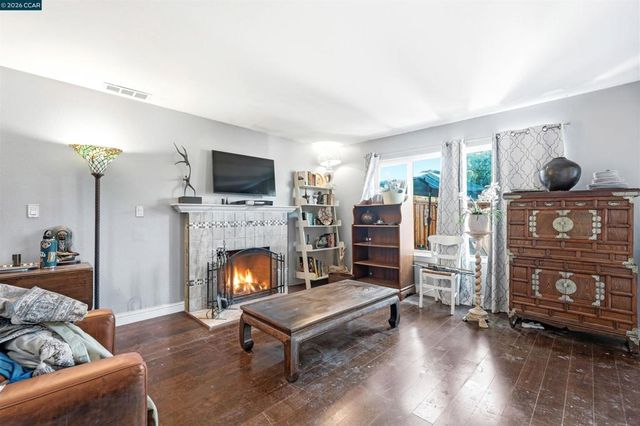 1891 Landana Dr A, Concord, CA 94519