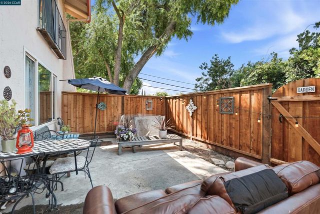 1891 Landana Dr A, Concord, CA 94519