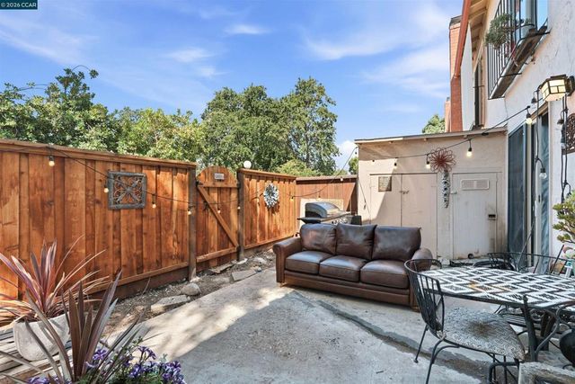 1891 Landana Dr A, Concord, CA 94519