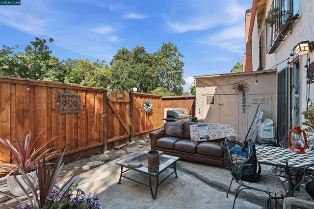 1891 Landana Dr A, Concord, CA 94519