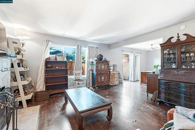 1891 Landana Dr A, Concord, CA 94519