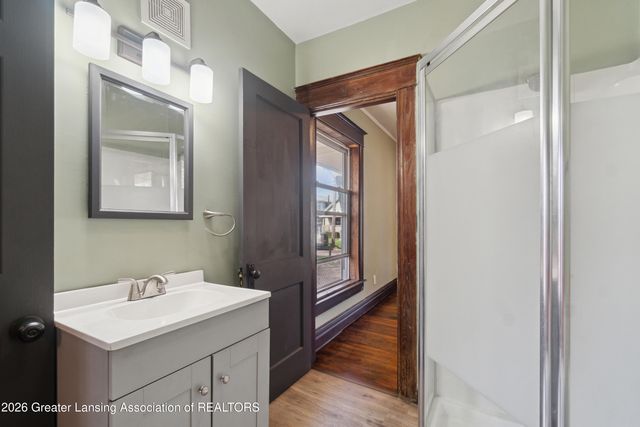 1809 Maplewood Avenue, Lansing, MI 48910
