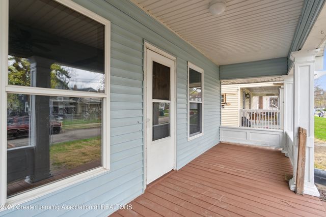 1809 Maplewood Avenue, Lansing, MI 48910