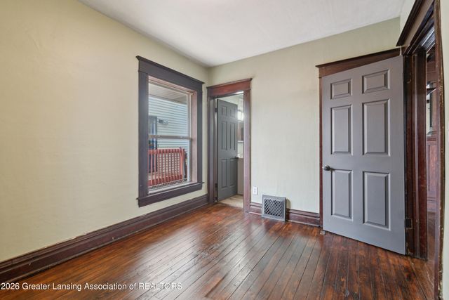 1809 Maplewood Avenue, Lansing, MI 48910