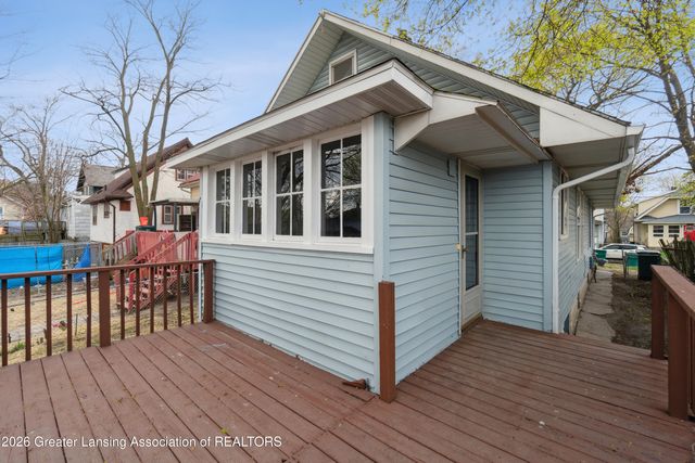 1809 Maplewood Avenue, Lansing, MI 48910