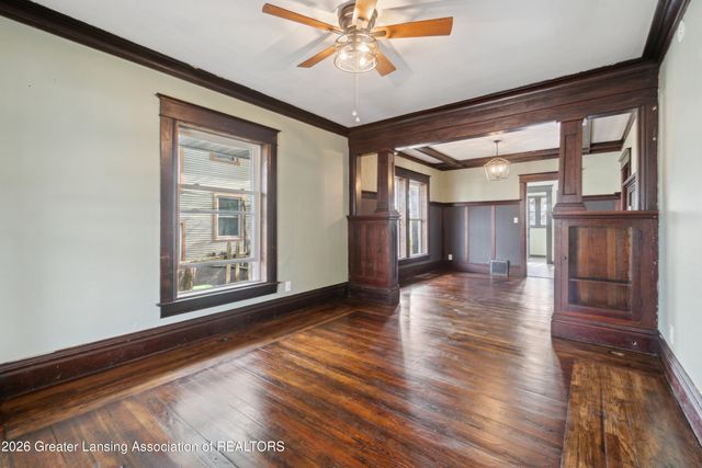 1809 Maplewood Avenue, Lansing, MI 48910