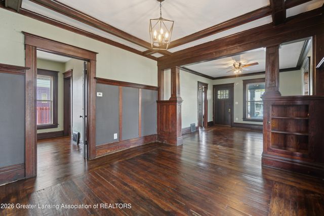 1809 Maplewood Avenue, Lansing, MI 48910
