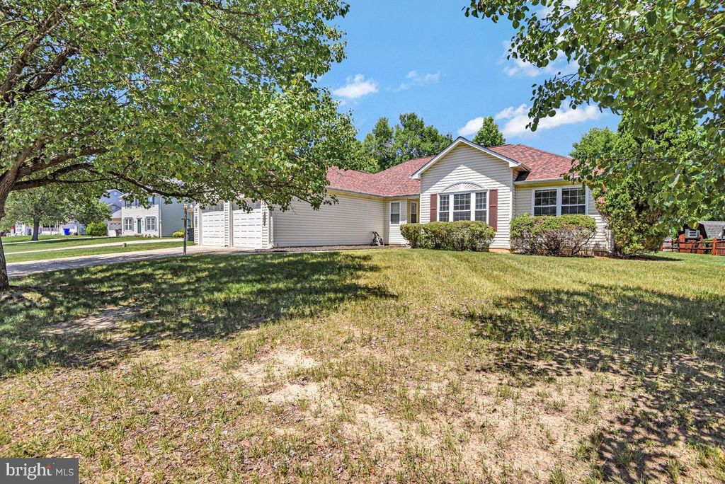 Image 1 of property listing at 5503 SKIPJACK CT, Waldorf, MD 20603