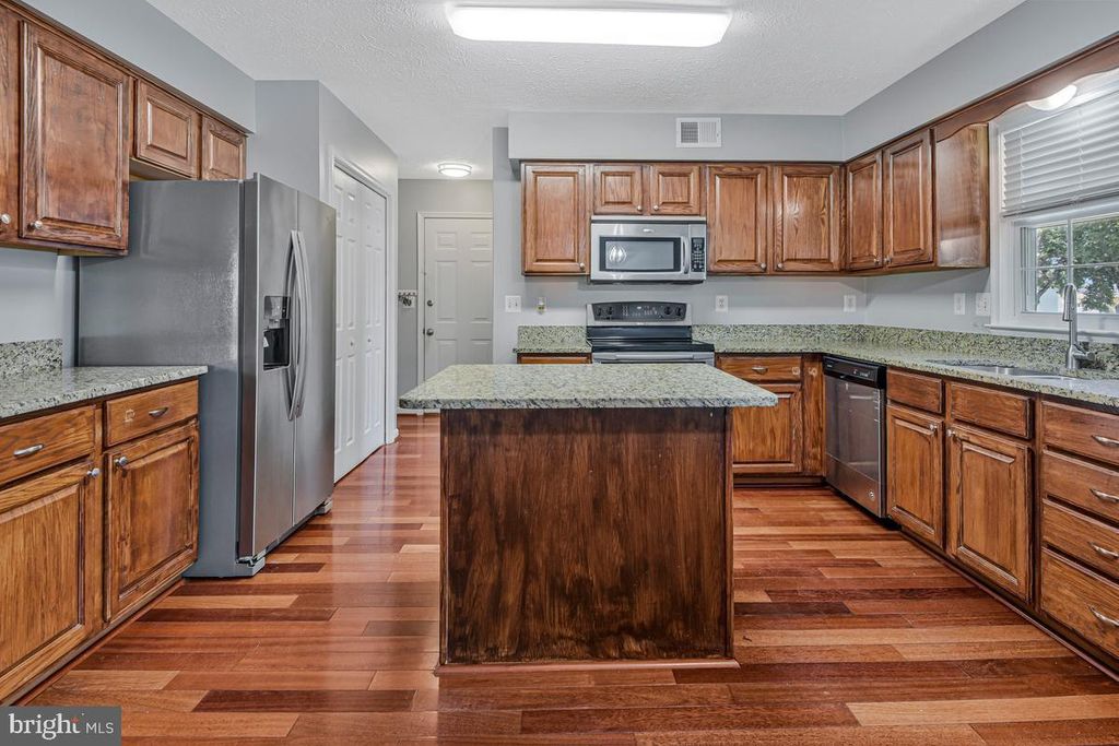 Image 13 of property listing at 5503 SKIPJACK CT, Waldorf, MD 20603