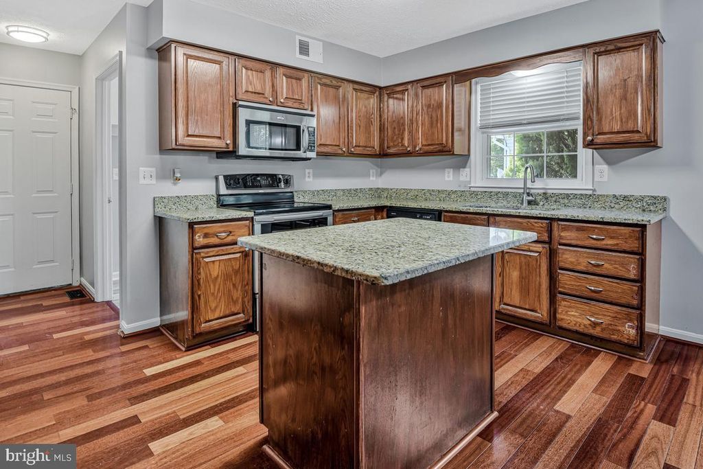 Image 14 of property listing at 5503 SKIPJACK CT, Waldorf, MD 20603