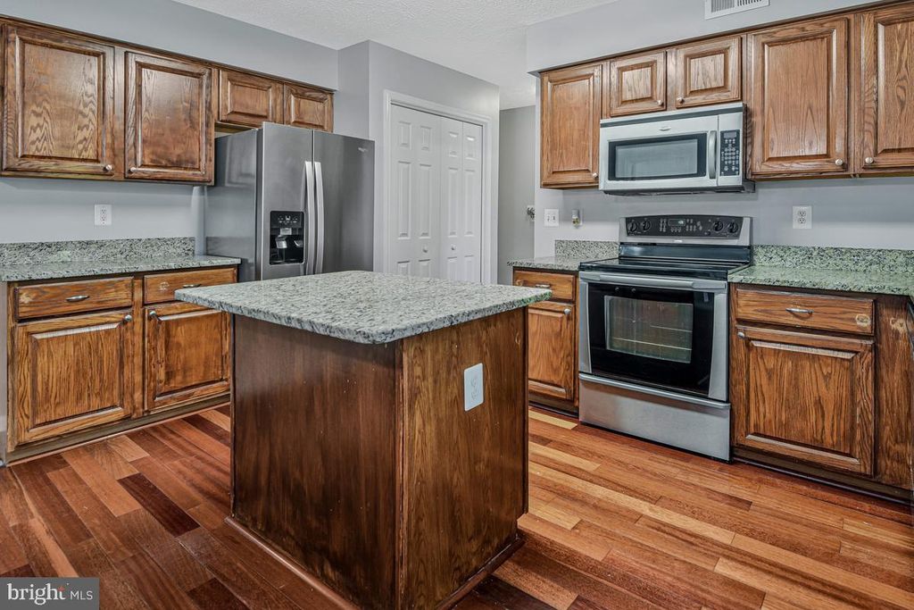 Image 15 of property listing at 5503 SKIPJACK CT, Waldorf, MD 20603