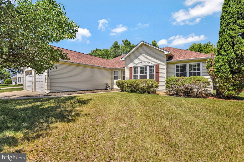 Image 3 of property listing at 5503 SKIPJACK CT, Waldorf, MD 20603