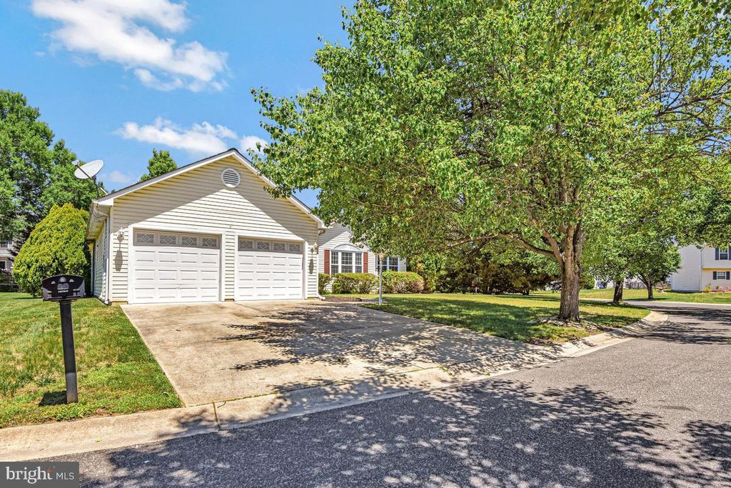 Image 4 of property listing at 5503 SKIPJACK CT, Waldorf, MD 20603