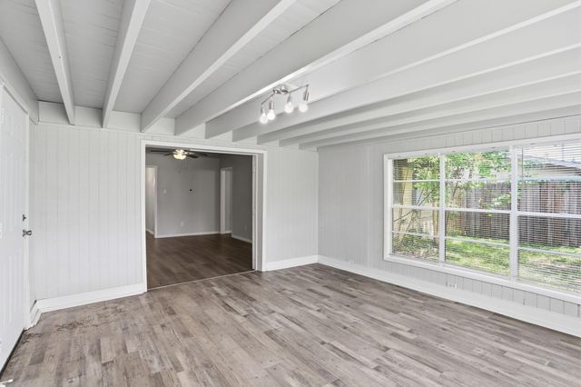 5242 Grace Point Lane, Houston, TX 77048