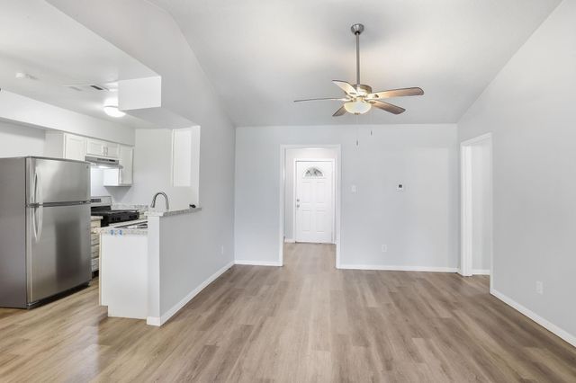 5242 Grace Point Lane, Houston, TX 77048