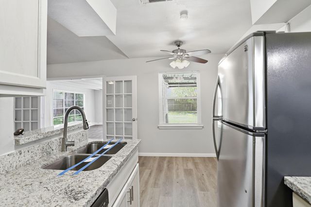 5242 Grace Point Lane, Houston, TX 77048