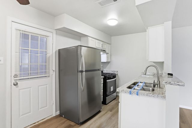 5242 Grace Point Lane, Houston, TX 77048