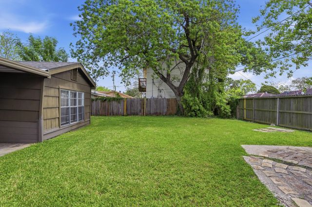 5242 Grace Point Lane, Houston, TX 77048