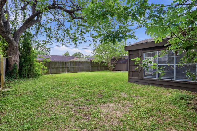 5242 Grace Point Lane, Houston, TX 77048