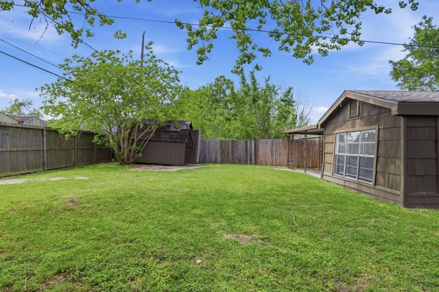 5242 Grace Point Lane, Houston, TX 77048