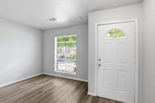 5242 Grace Point Lane, Houston, TX 77048