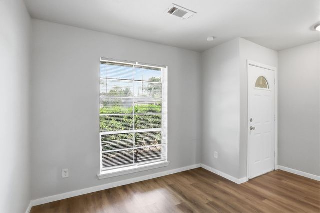 5242 Grace Point Lane, Houston, TX 77048