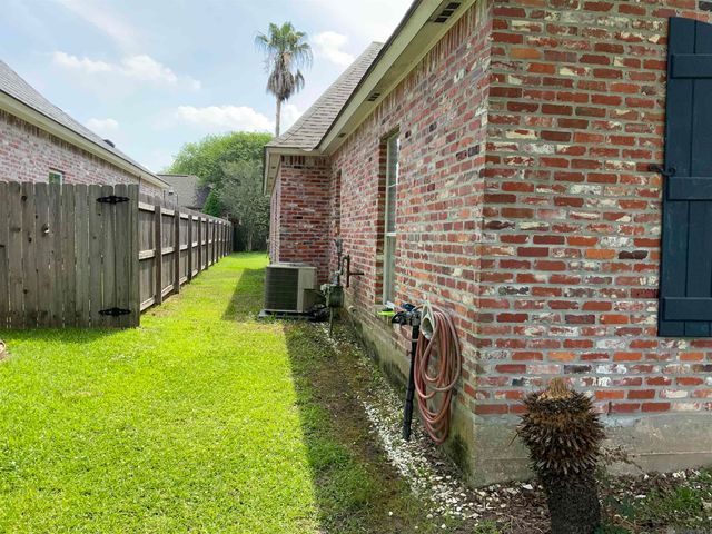16306 Winding Ridge Ave, Prairieville, LA 70769