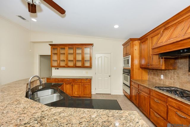16306 Winding Ridge Ave, Prairieville, LA 70769