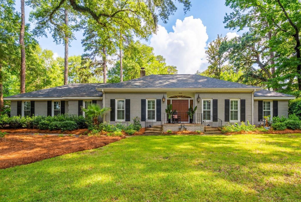 Image 2 of property listing at 108 President Circle, Summerville, SC 29483
