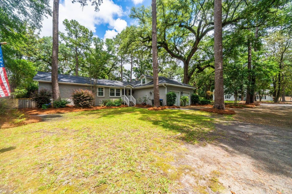 Image 32 of property listing at 108 President Circle, Summerville, SC 29483