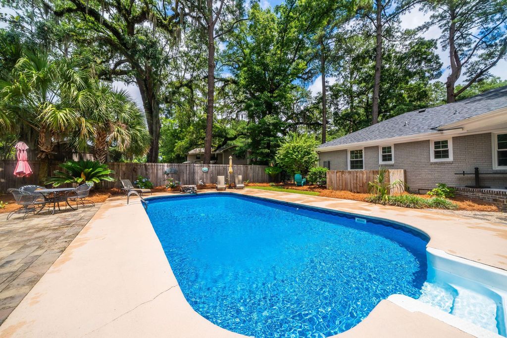 Image 37 of property listing at 108 President Circle, Summerville, SC 29483