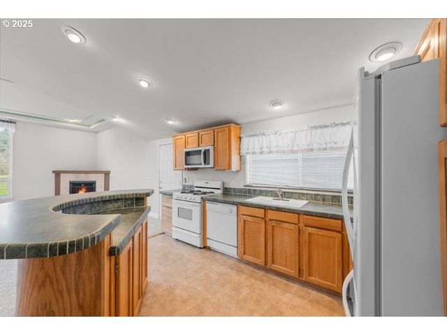 164 Jacob Hale Way, Roseburg, OR 97471