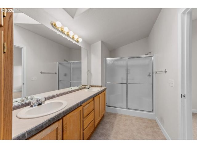 164 Jacob Hale Way, Roseburg, OR 97471