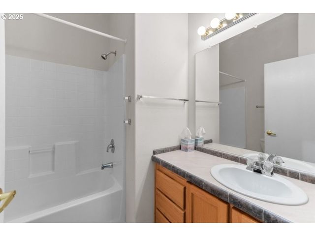 164 Jacob Hale Way, Roseburg, OR 97471