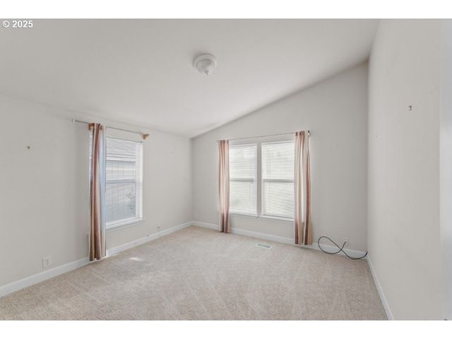 164 Jacob Hale Way, Roseburg, OR 97471