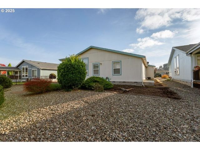 164 Jacob Hale Way, Roseburg, OR 97471