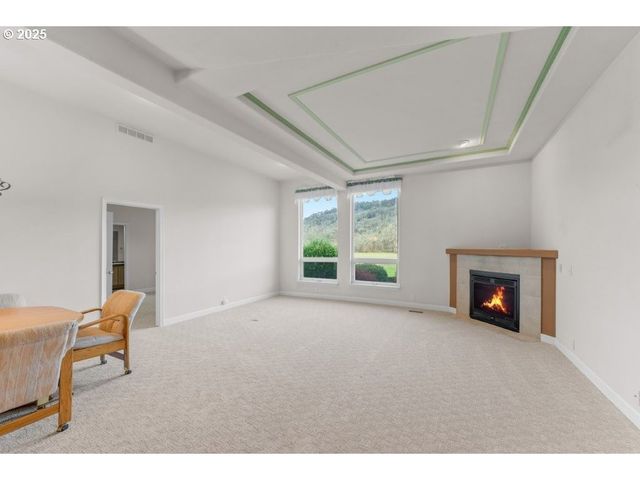 164 Jacob Hale Way, Roseburg, OR 97471