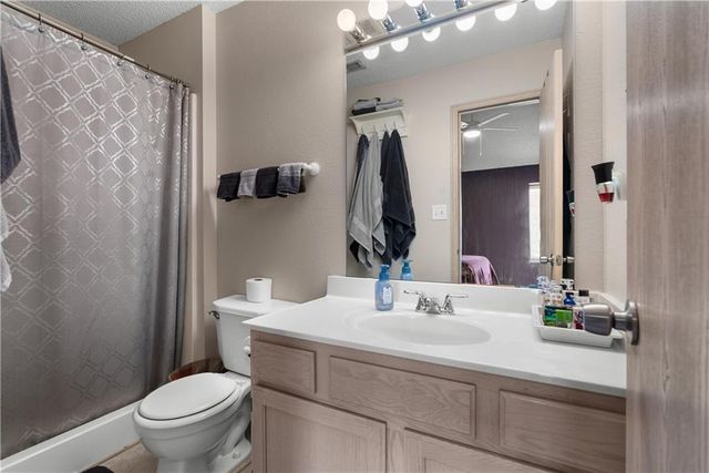 1325 SE NORWOOD Drive, Lee's Summit, MO 64081