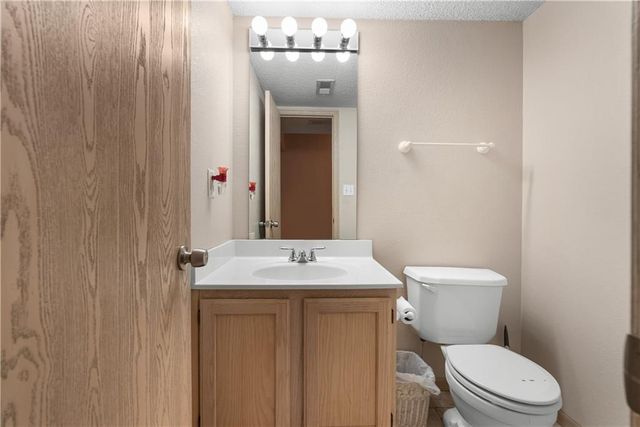 1325 SE NORWOOD Drive, Lee's Summit, MO 64081