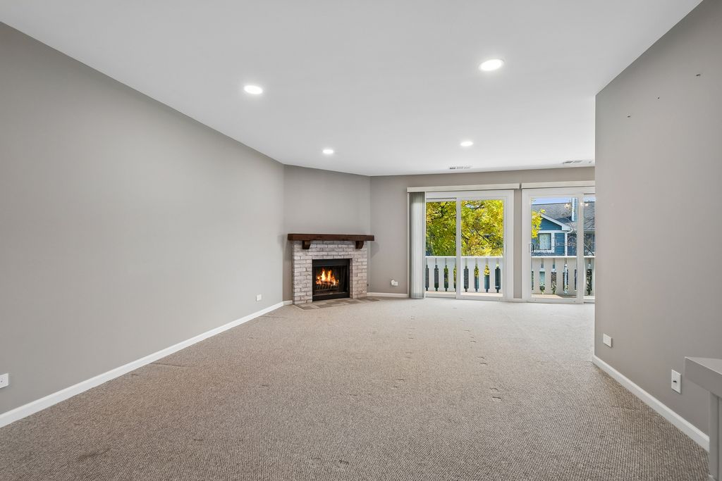 549 Williamsburg Court B2, Wheeling, IL 60090 — photo 3